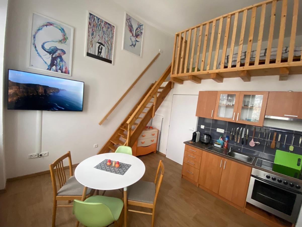 Apartman V Lesni 야블로네츠나트니소우 외부 사진