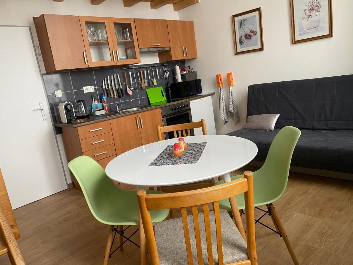 Apartman V Lesni 야블로네츠나트니소우 외부 사진