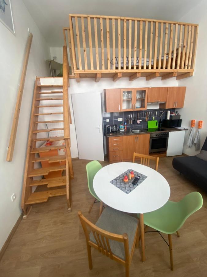 Apartman V Lesni 야블로네츠나트니소우 외부 사진